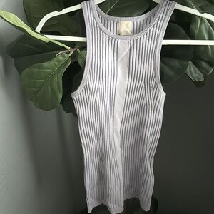 Ribbed lavender shirt size s